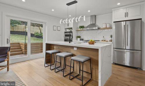 2706 Valley Dr, Alexandria VA  22302-2845 exterior