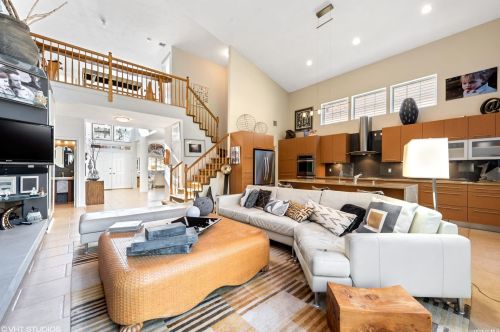 30 Windwatch Dr, Hauppauge NY 11788-3348 exterior