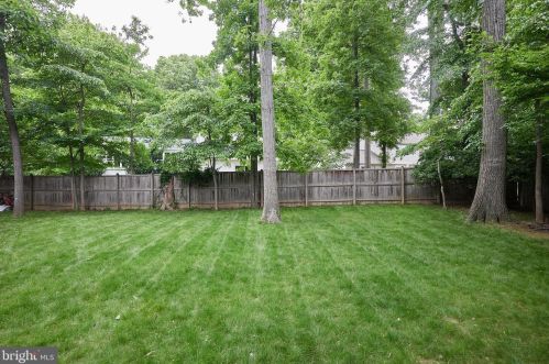 629 Goldsborough Dr, Rockville MD 20850-1905 exterior