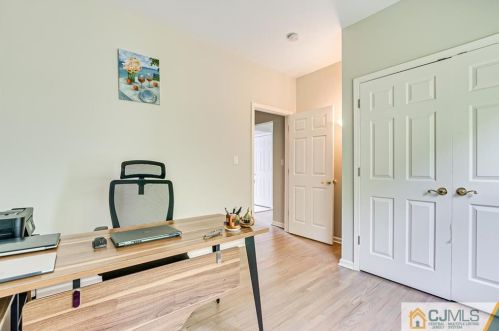 16 Sonia Ct, Edison NJ 08820-4443 exterior