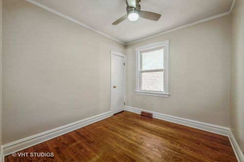 5415 Henderson St, Chicago IL 60657-2015 exterior