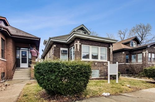 6609 Fairfield Ave, Chicago, IL 60629-1709