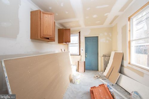 1070 Langham Ave, Camden NJ 08103-2818 exterior