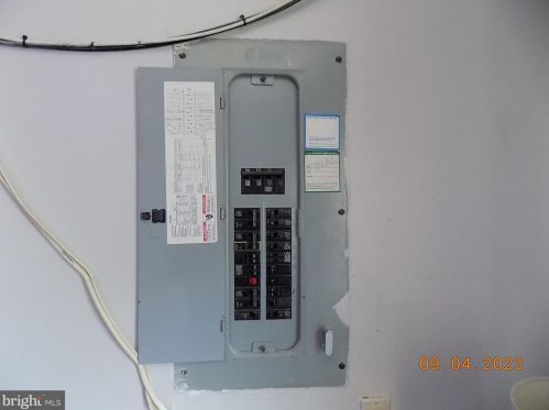 66 Prince St, Littlestown PA 17340-1323 exterior