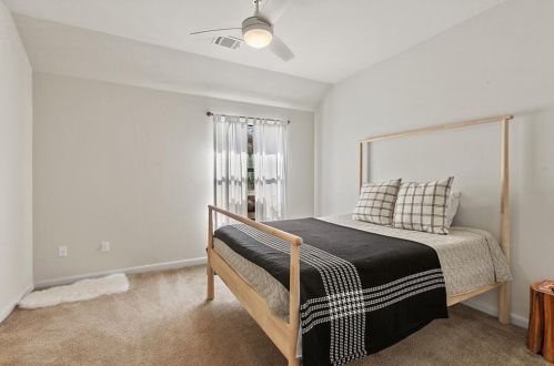 5120 Allamanda Dr, Austin TX 78739-2120 exterior