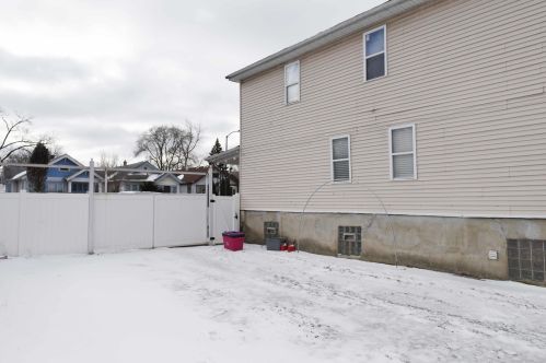 304 107th St, Chicago IL 60655-1709 exterior