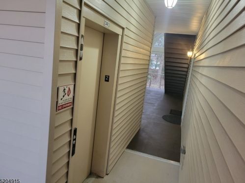 125 Barrister Dr, Kinnelon NJ  07405-3244 exterior