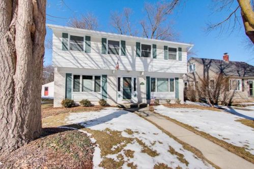 10514 Fisher Pkwy, Milwaukee, WI 53226-2305