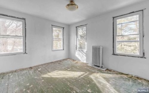 296 Saddle River Rd, Upper Saddle River NJ  07458-2108 exterior