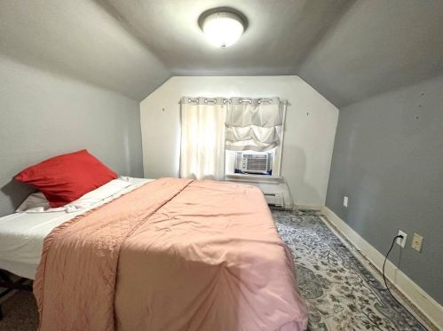 6221 Fairview Ave, Milwaukee WI  53213-4151 exterior