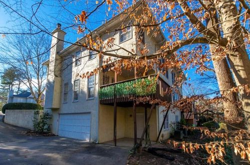 8913 Carroll Mnr Dr, Atlanta GA 30350-2080 exterior