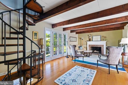 2 Riverside Dr, Princeton NJ 08540-4017 exterior