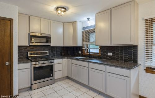 6659 64th St, Chicago IL  60638-4915 exterior