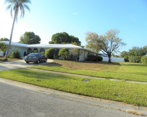 1716 Adair Rd, Fort Pierce, FL 34952-5740
