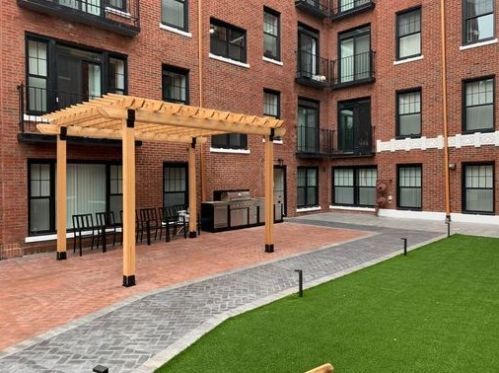 7645 Sheridan Rd, Chicago IL 60626-1345 exterior