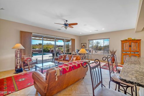 5750 Atascosa Peak Dr, Green Valley AZ 85622-8127 exterior