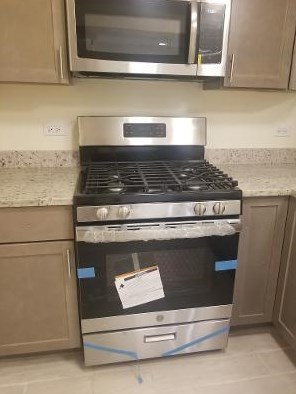 4113 Gladys Ave, Chicago IL 60624-3021 exterior