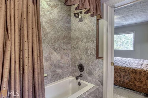 3160 Lk Rnch Dr, Gainesville GA 30506-1050 exterior