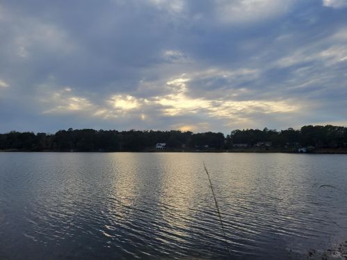 622 Paradise Island Dr, Defuniak Springs, FL 32433-7073