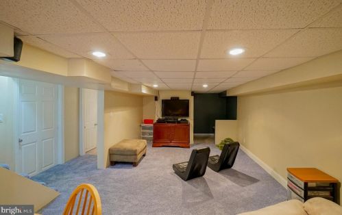 234 Fenwood Ave, Trenton NJ 08619-2570 exterior