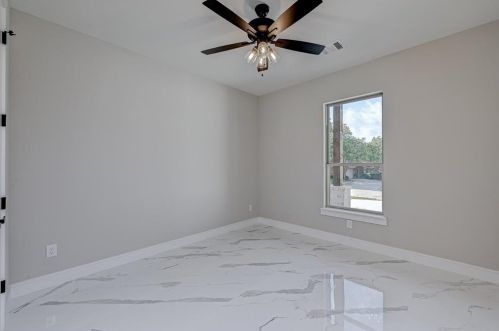 146 Bermuda Cir, Montgomery TX 77356-8205 exterior