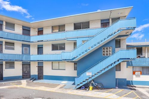 715 Umi St, Honolulu HI  96819-2321 exterior