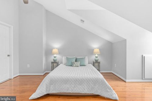 5124 Knapp Pl, Alexandria VA 22304-8637 exterior