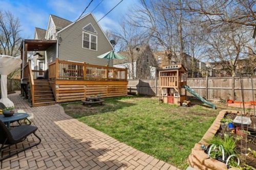 3232 Belle Plaine Ave, Chicago IL 60618-2338 exterior