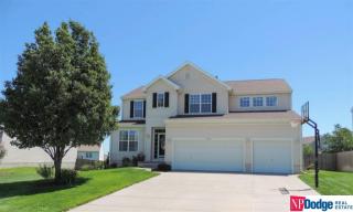 2401 Glacier Dr, Omaha, NE 68046-3256
