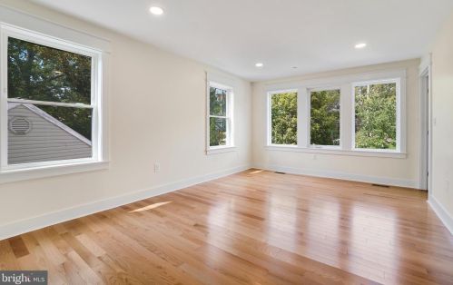 102 Ritchie Ave, Silver Spring MD  20910-5112 exterior