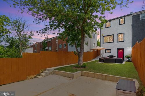 4355 G St, Washington DC  20019-4255 exterior