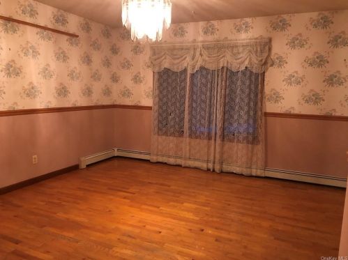 10 Farm Mdw Ln, Montgomery NY 12549-2100 exterior