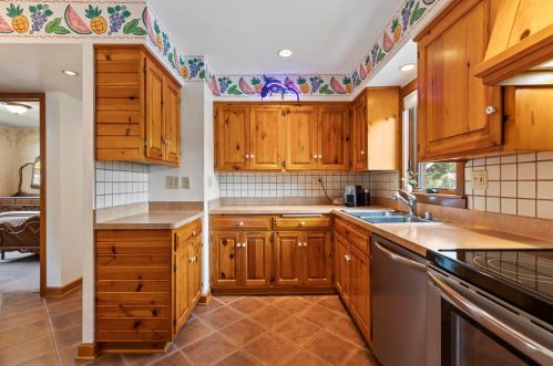 3521 Ohio Ave, Milwaukee WI 53207-2813 exterior