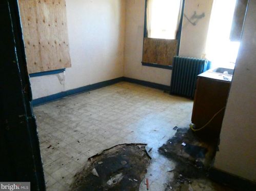 6801 Ditman St, Philadelphia PA 19135-2229 exterior