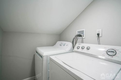 37 Sunrise Rd, Old Bridge NJ  08857-1435 exterior