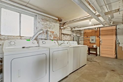 6417 Magnolia Ave, Chicago IL 60626-5306 exterior