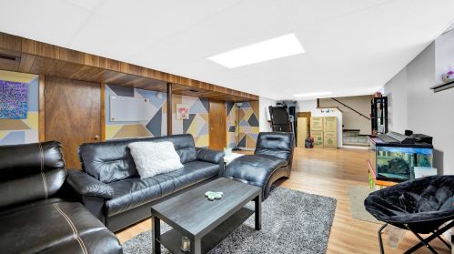 8243 Francisco Ave, Chicago IL 60645-4302 exterior