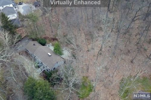 462 Laurel Ln, Kinnelon NJ  07405-3122 exterior