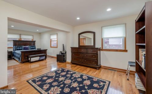 3405 Sunny Vw, Alexandria VA 22309-1911 exterior