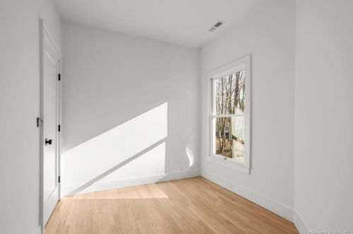 115 Pne Rdg Rd, Wilton CT 06897-2715 exterior