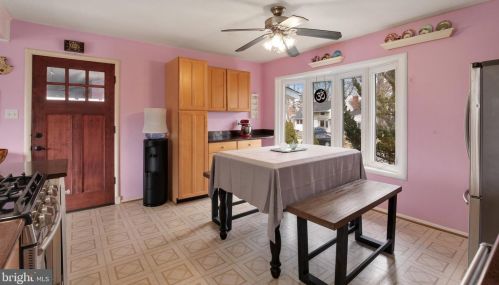 813 Crothers Ln, Rockville MD 20852-1104 exterior