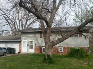 2428 Cedarwood Ave, Lawrence KS  66046-4033 exterior