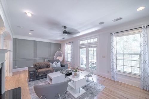 2810 Darby St, Atlanta GA  30319-3655 exterior