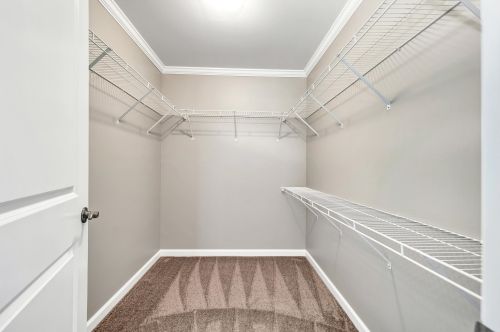 330 Pleasant St, Tilton NH 03276-4000 exterior