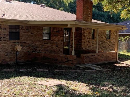 1200 Cliff Dr, Graham TX 76450-4105 exterior