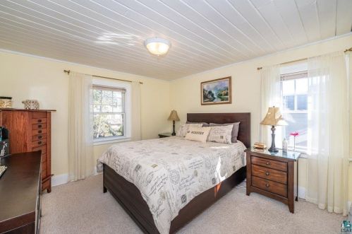 1303 20 Ave, Duluth MN 55806-2021 exterior