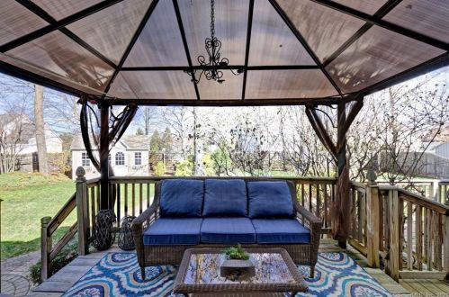 31 Acorn Dr, Windsor Locks CT 06096-1224 exterior