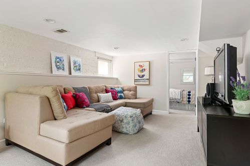 2818 Albany Ave, Chicago IL 60618-7605 exterior