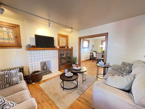 18 Beltzhoover Ave, Pittsburgh PA  15210-1010 exterior