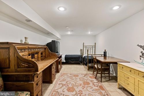 309 Lawrence St, Philadelphia PA 19133-3023 exterior